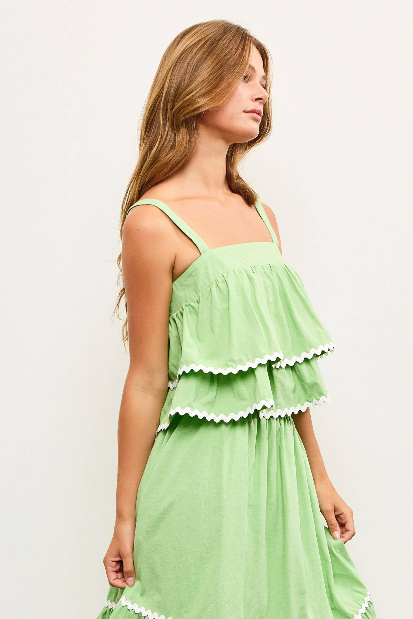 SCALLOP TRIM TIERED SLEEVELESS TOP