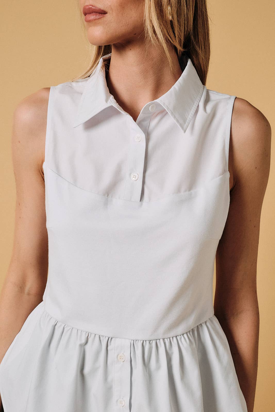 SLEEVELESS COLLARED 2 FER KNIT & POPLIN UNDERSHIRT TOP